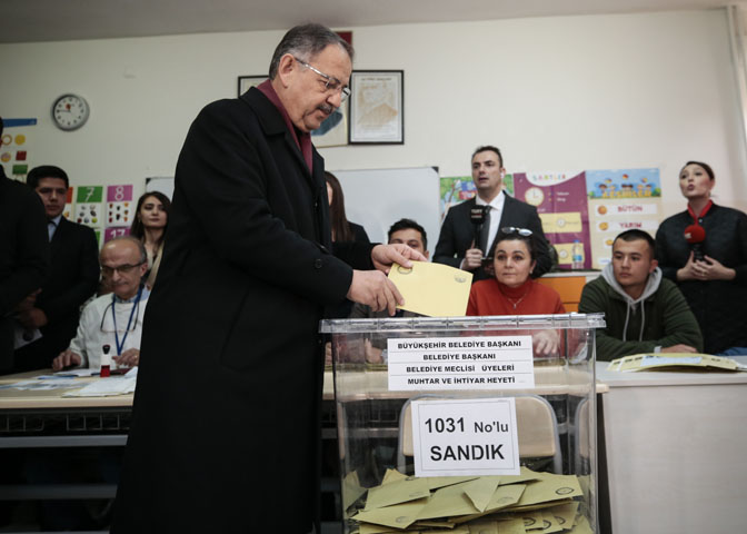Mehmet Özhaseki oyunu kullandı